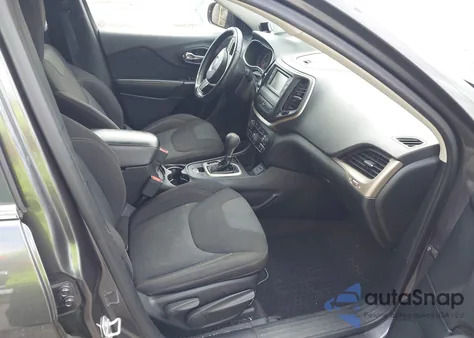 2016 Jeep Cherokee Latitude z USA, uszkodzony, nr VIN 1C4PJLCB7GW303097